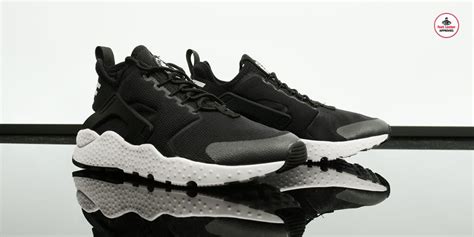 foot locker huarache women's.